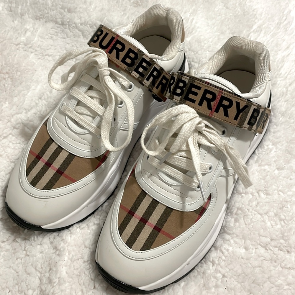 MENS BURBERRY SNEAKERS NWOT